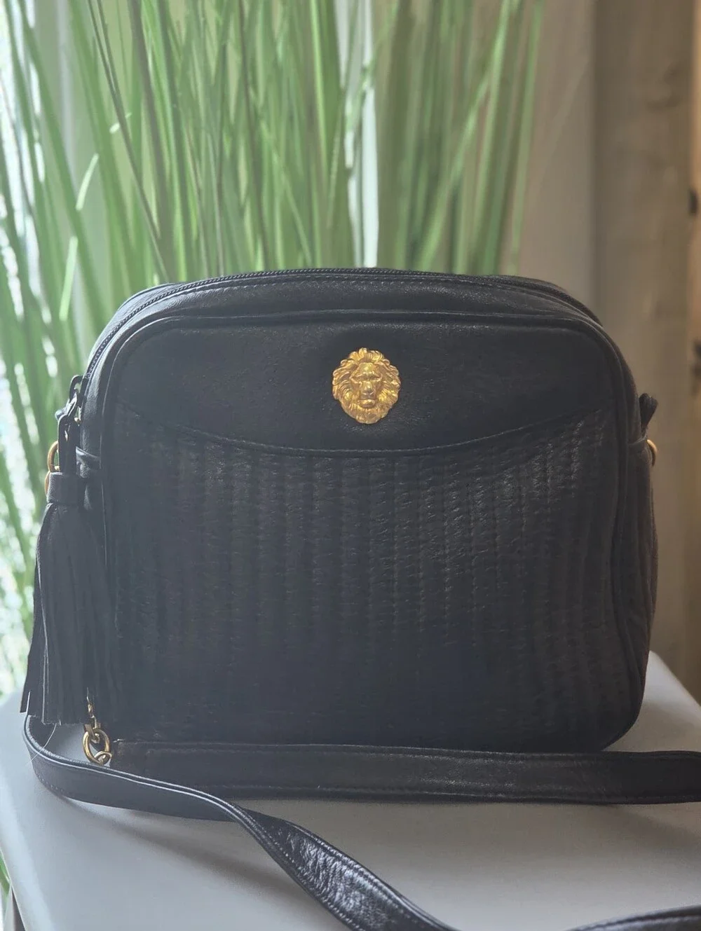Anne Klein lion front
